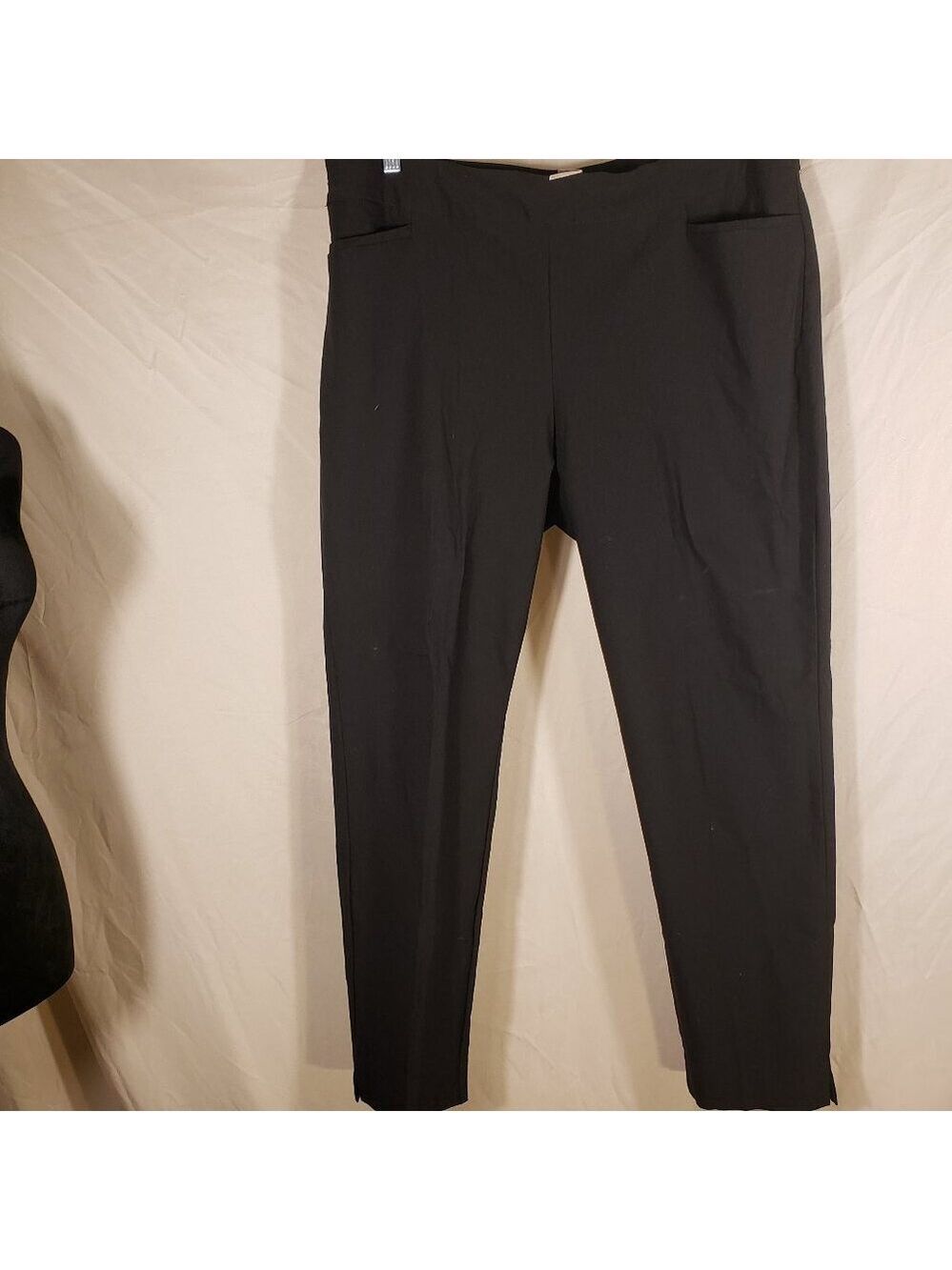 Chico's 3R Black Straight Leg Stretch Pants